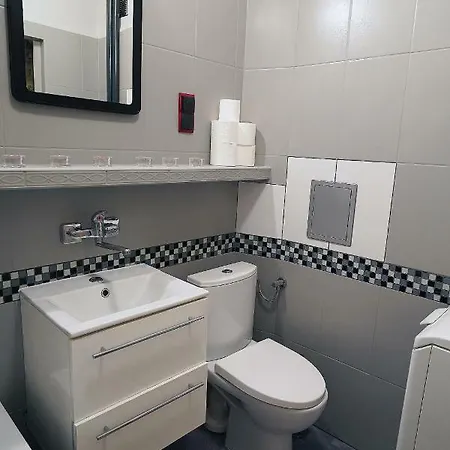 Daniell Apartment *